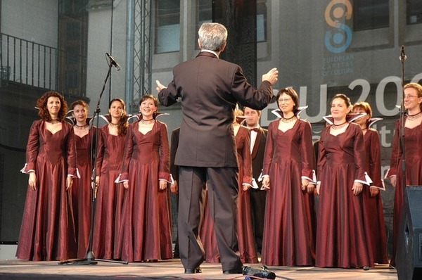 chorus-515897_640.jpg